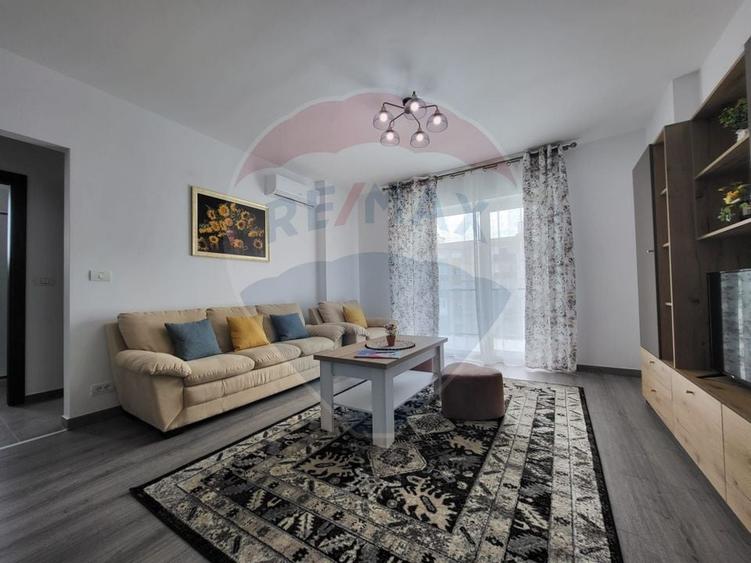 Apartament cu 3 camere decomandat, mobilat în Micălaca