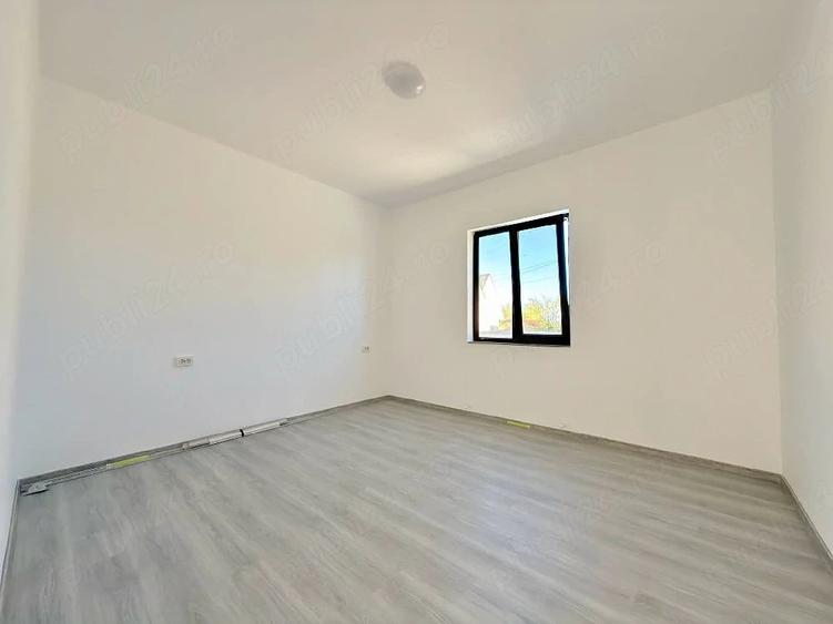 Casă cu Teren 300 Mp în Lumina