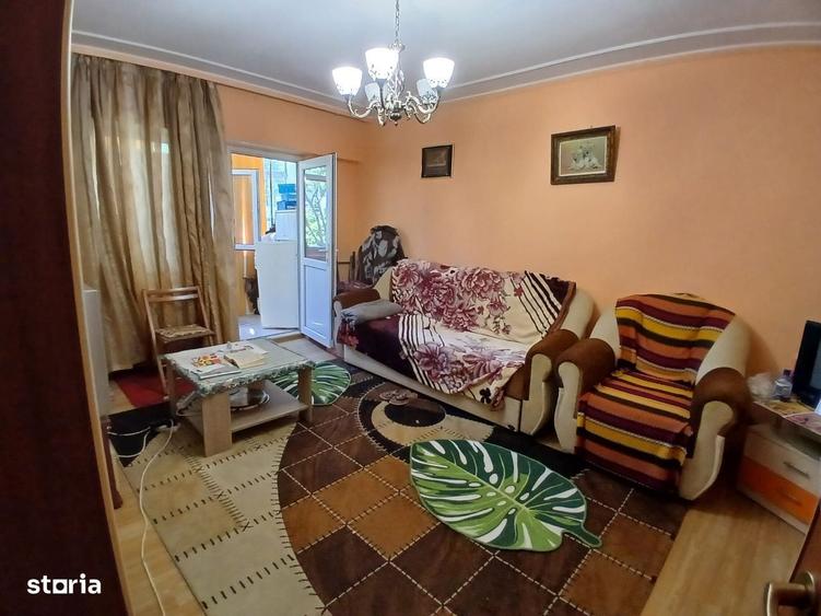 Apartament cu 3 camere decomandat în Delfinariu