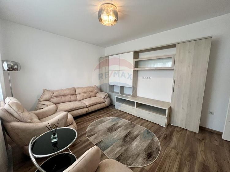 Apartament cu 2 camere decomandat, mobilat în Est