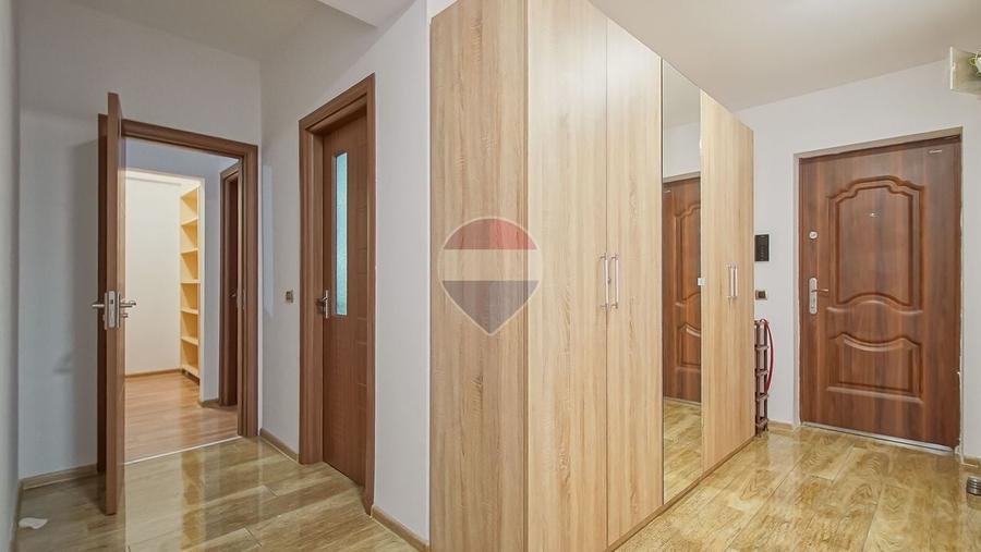 Apartament cu 2 camere decomandat, mobilat în Tractorul