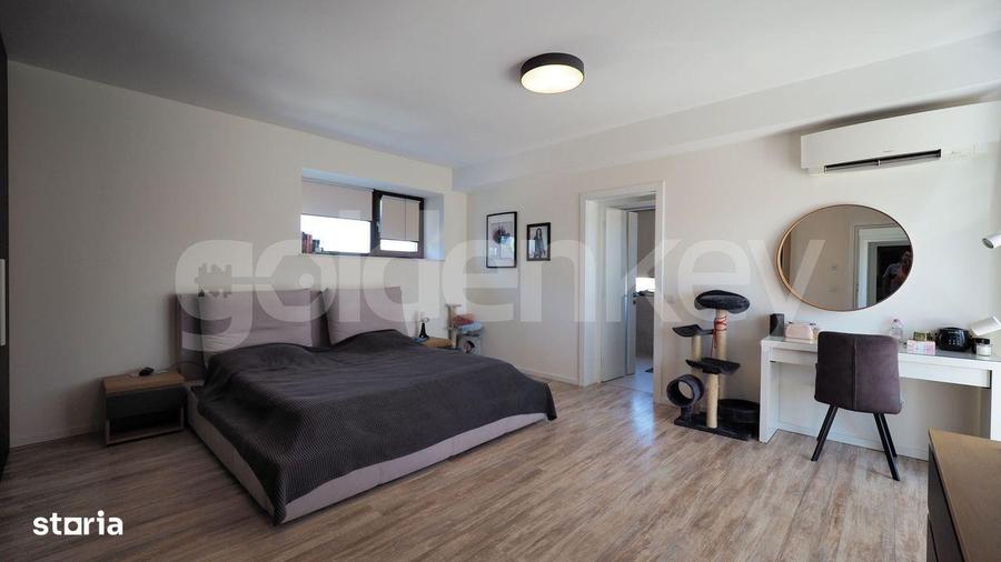 Apartament cu 4 camere, mobilat în Tei