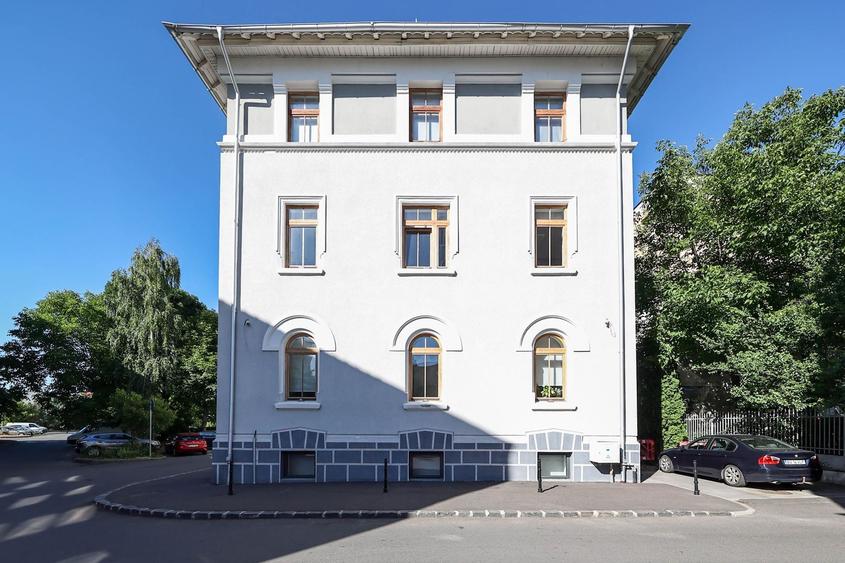Birou, de 860 mp, în Centrul Civic