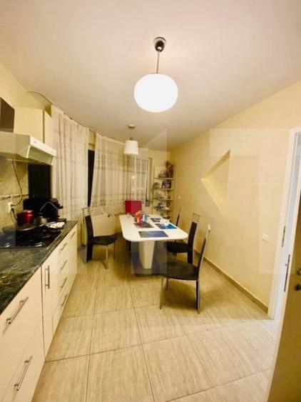 Casă individuală cu 10 camere cu Garaj în Zorilor