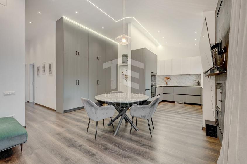 Apartament cu 3 camere semidecomandat, mobilat în Nord
