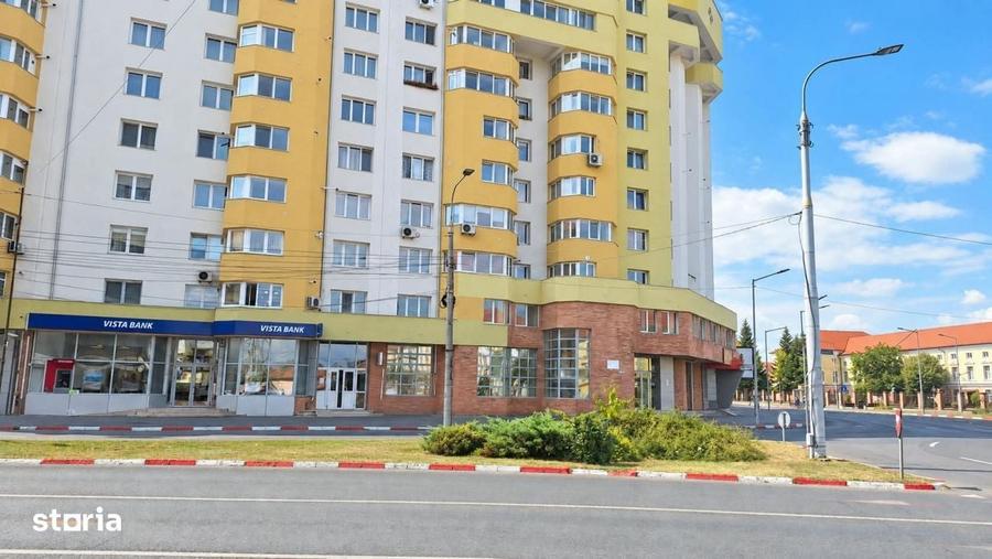Spațiu comercial, de 800 mp, în Șelimbăr