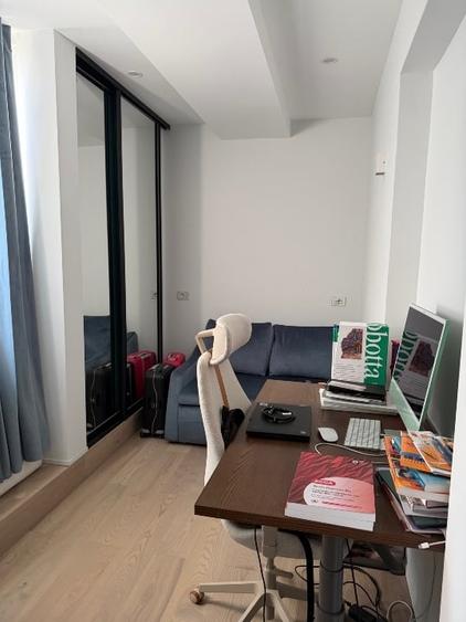 Apartament cu 3 camere decomandat, mobilat în Victoriei