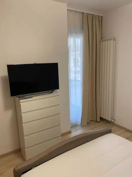 Apartament cu 2 camere semidecomandat, mobilat în Băneasa