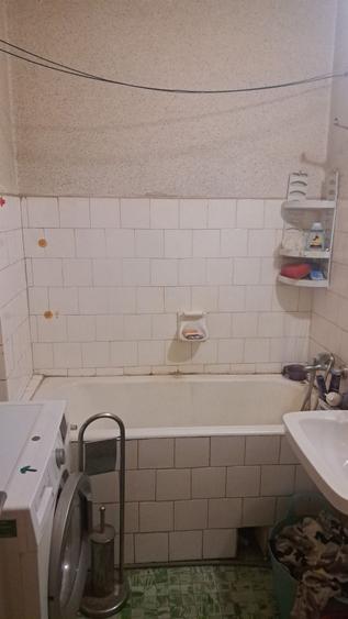 Apartament cu 3 camere semidecomandat în CET