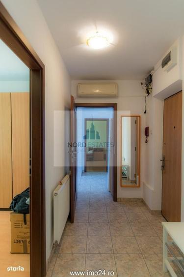 Apartament cu 4 camere semidecomandat în Sud