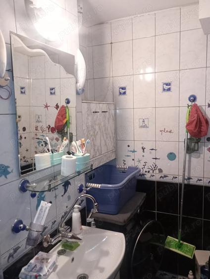 Apartament cu 4 camere decomandat în Dărmănești