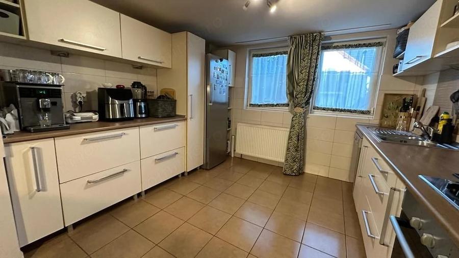Casa individuala 6 camere cu teren 700 mp si garaj in Selimbar - 12