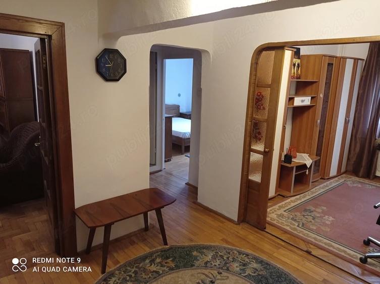 Apartament cu 4 camere decomandat în Nufărul