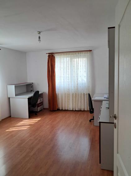 Casă cu 3 camere cu Teren 337 Mp în Central