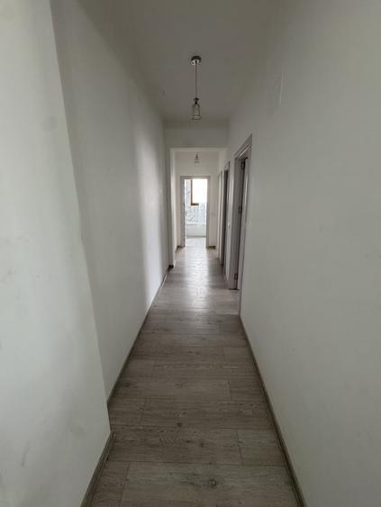 Apartament cu 3 camere decomandat în Mihai Bravu