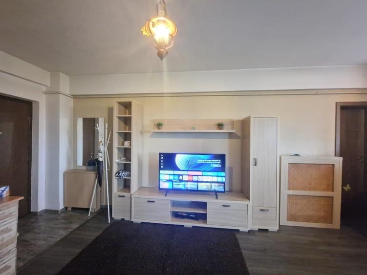 Apartament cu 2 camere semidecomandat, mobilat în Străulești