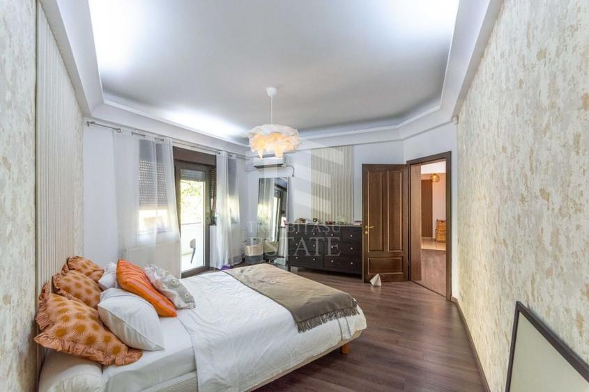 Apartament cu 4 camere semidecomandat în Arcul de Triumf