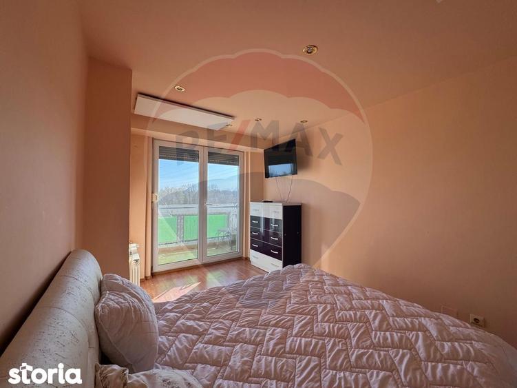 Apartament cu 3 camere, mobilat în Polivalentă