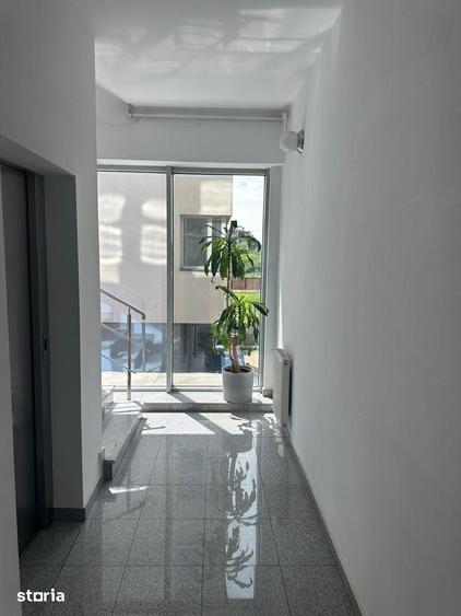 Apartament cu 3 camere în Dămăroaia