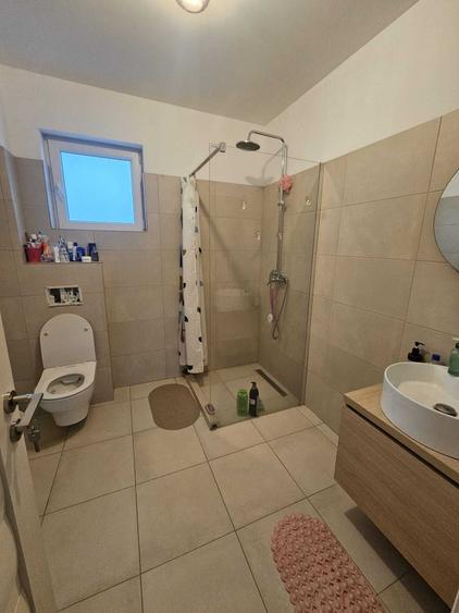Casă cu 4 camere în Brănești