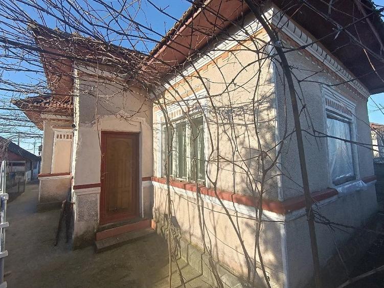 Casă cu 4 camere cu Teren 755 Mp în Tigveni