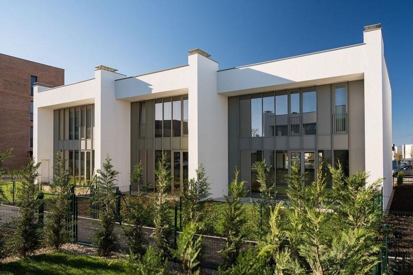 Casă cu 3 camere cu Canalizare în Tunari