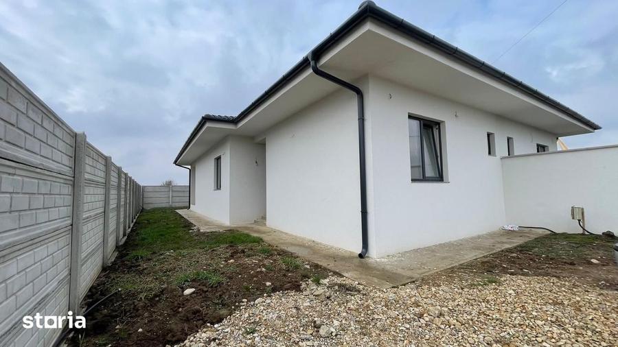Casă cu 3 camere cu Teren 250 Mp în Sântandrei