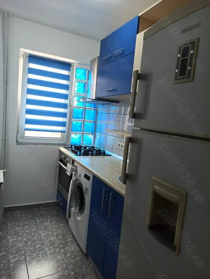 Apartament cu 3 camere semidecomandat în Groapa