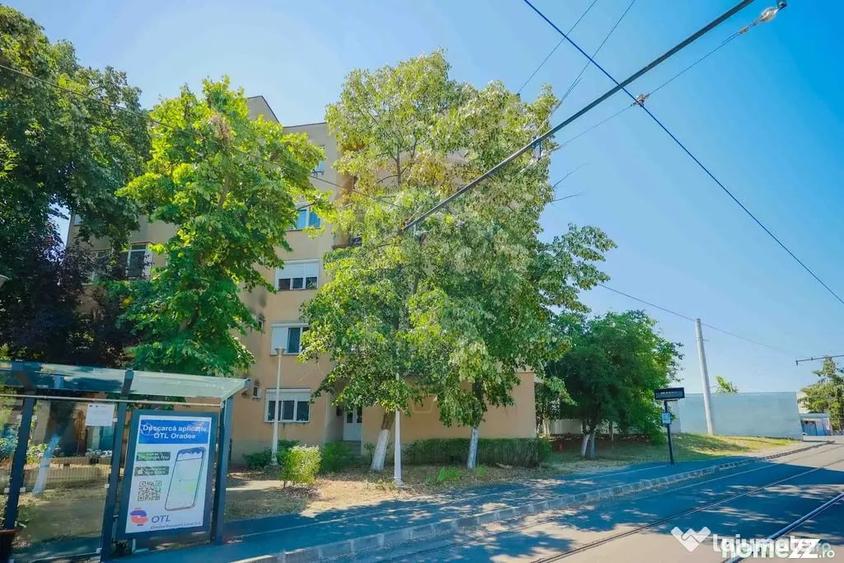 Apartament cu 3 camere decomandat în Nufărul