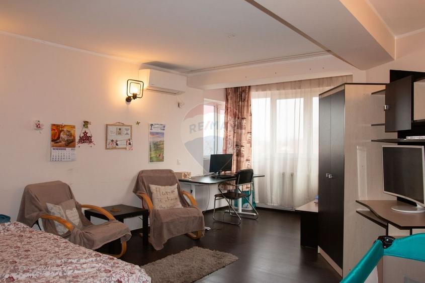 Casă individuală cu 7 camere cu Teren 607 Mp în Nord-Est