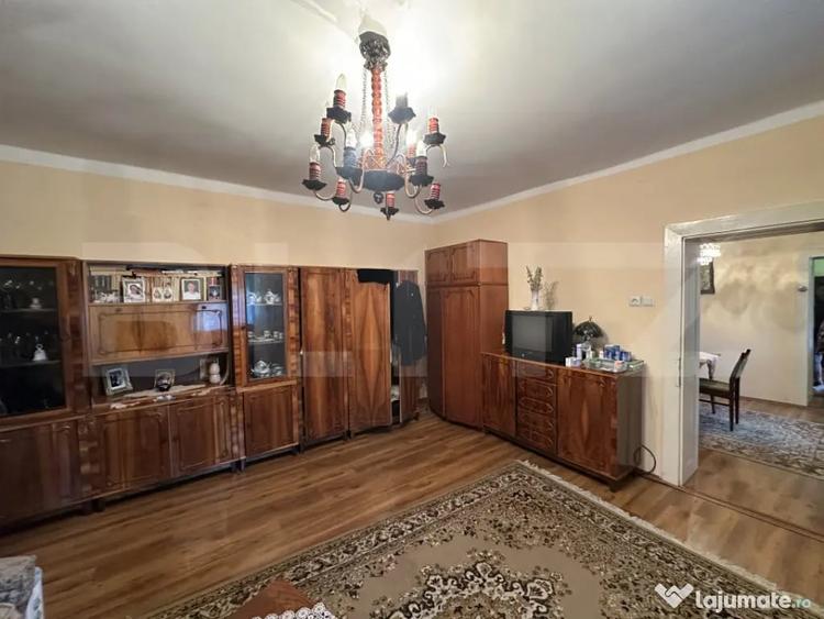 Casă cu 2 camere cu Teren 2963 Mp în Central