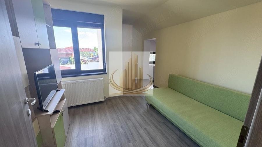 Casă individuală cu 8 camere cu Canalizare în Săcălaz