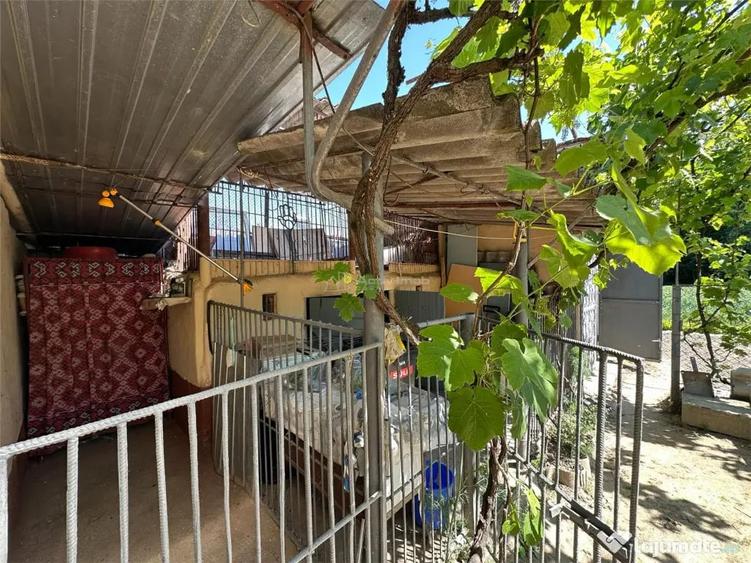 Casă cu 2 camere cu Teren 1501 Mp în Birda