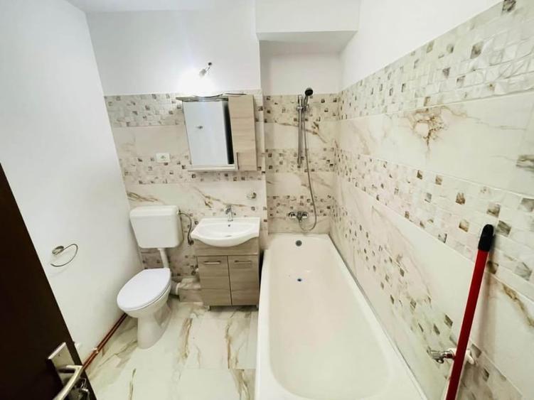 Apartament cu 3 camere decomandat, mobilat în Ultracentral