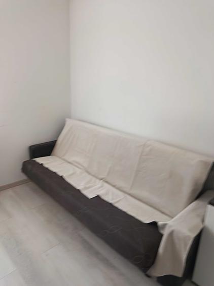 Inchiriez apartament in zona Dovali. Informati la tel 0766573579 - 1