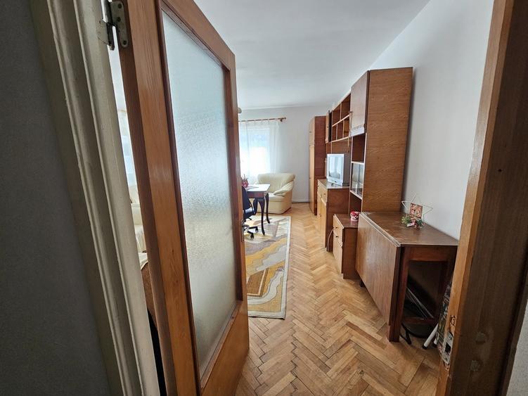 Apartament cu 2 camere decomandat în 9 Mai