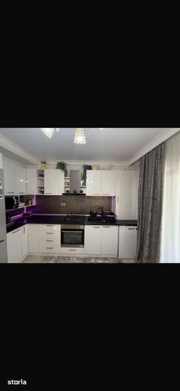 Casă cu 4 camere cu Teren 200 Mp în Central