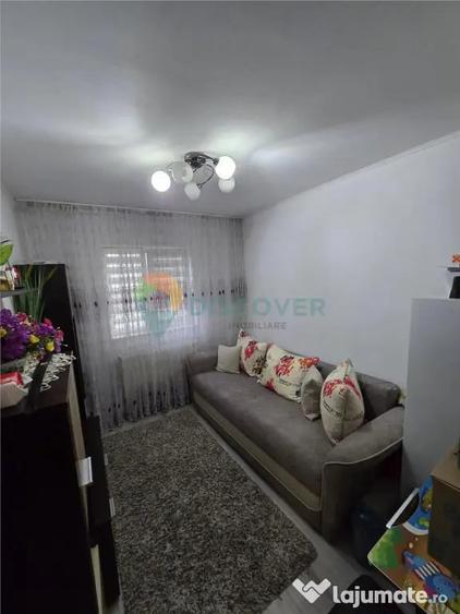 Apartament cu 3 camere semidecomandat în Metalurgie