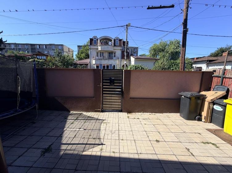 Casă cu 3 camere cu Teren 350 Mp în Central