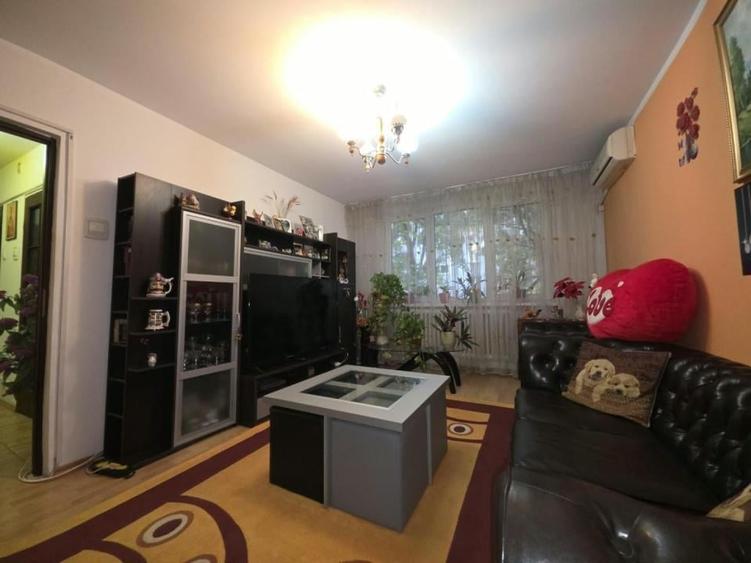 Apartament cu 4 camere în Drumul Taberei