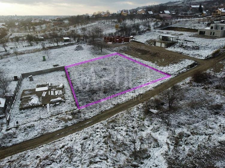 Teren Construcții intravilan de 1000 mp, în Podgoria
