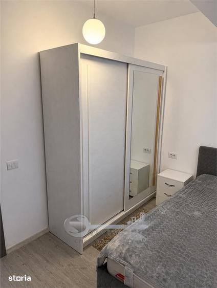 Apartament cu 3 camere în Podu Roș