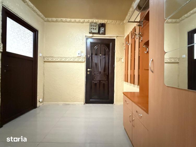 Apartament cu 2 camere, mobilat în Central