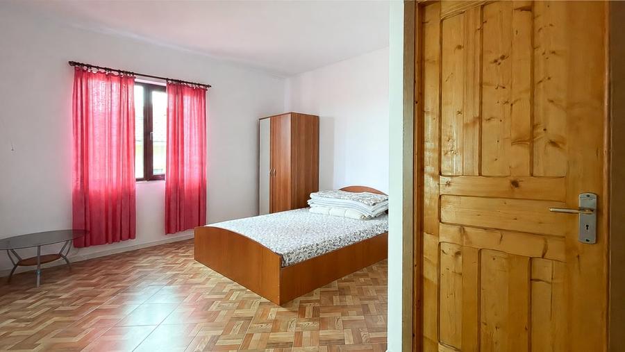 Casă individuală cu 22 camere cu Canalizare în Eforie Nord