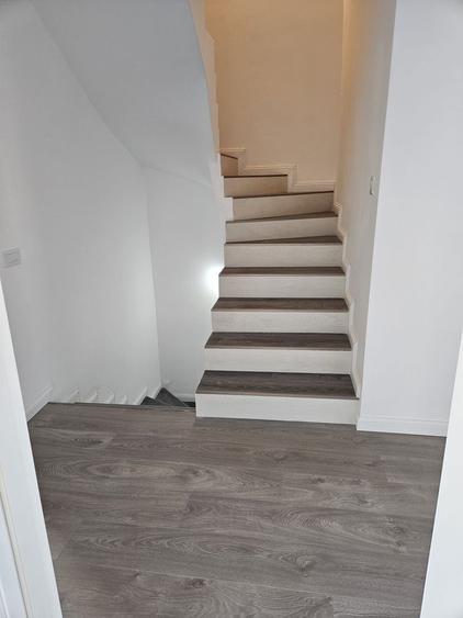 Casă individuală cu 4 camere cu Canalizare în Exterior Vest