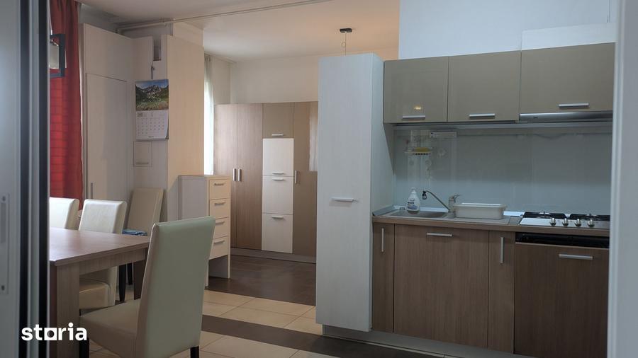 Apartament cu 3 camere în Funcționarilor
