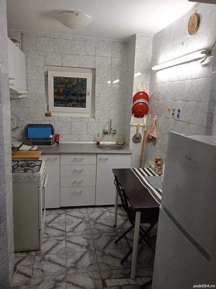 Apartament cu 3 camere semidecomandat în Titan