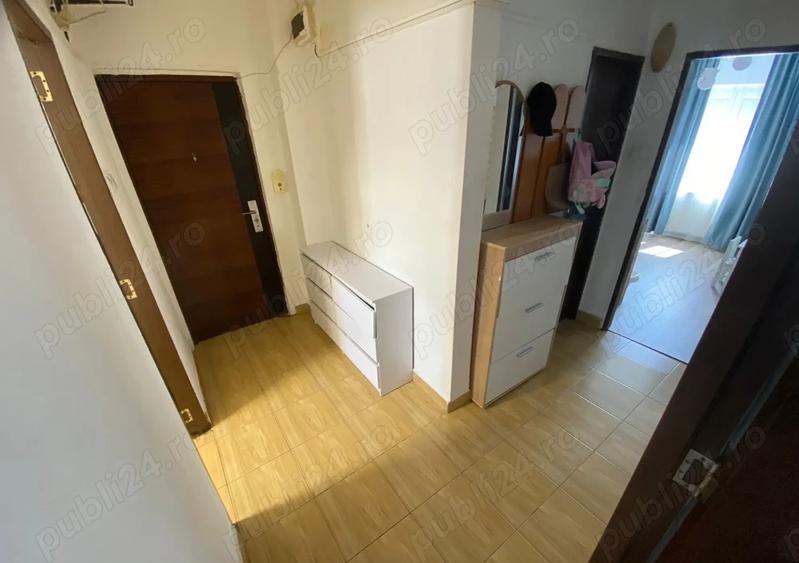 Apartament cu 3 camere decomandat, mobilat în Gorjului