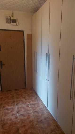 Apartament cu 3 camere decomandat în Mircea cel Bătrân