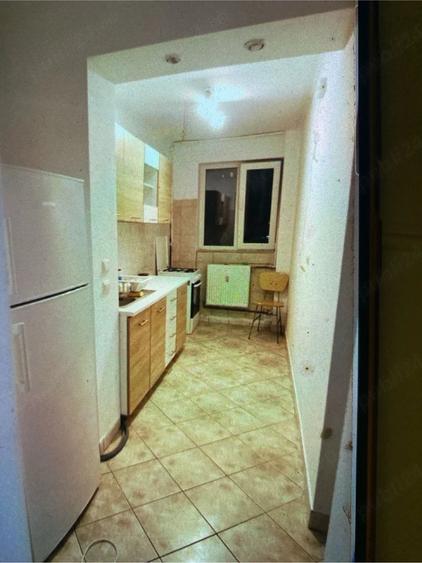Apartament cu 3 camere decomandat în Drumul Taberei